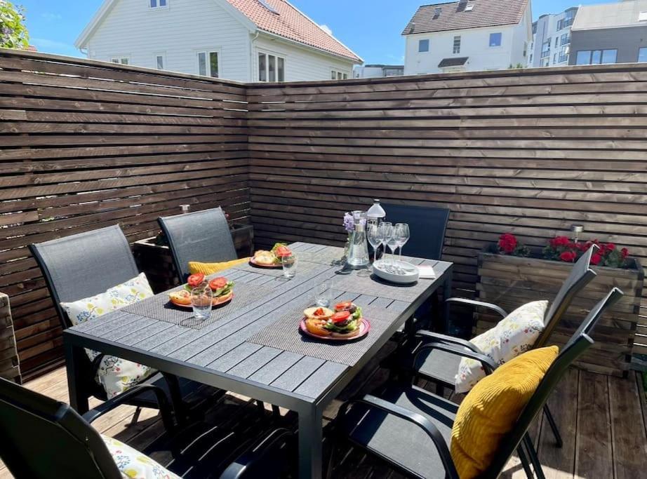 Central Family Twinhouse Stavanger Eksteriør billede
